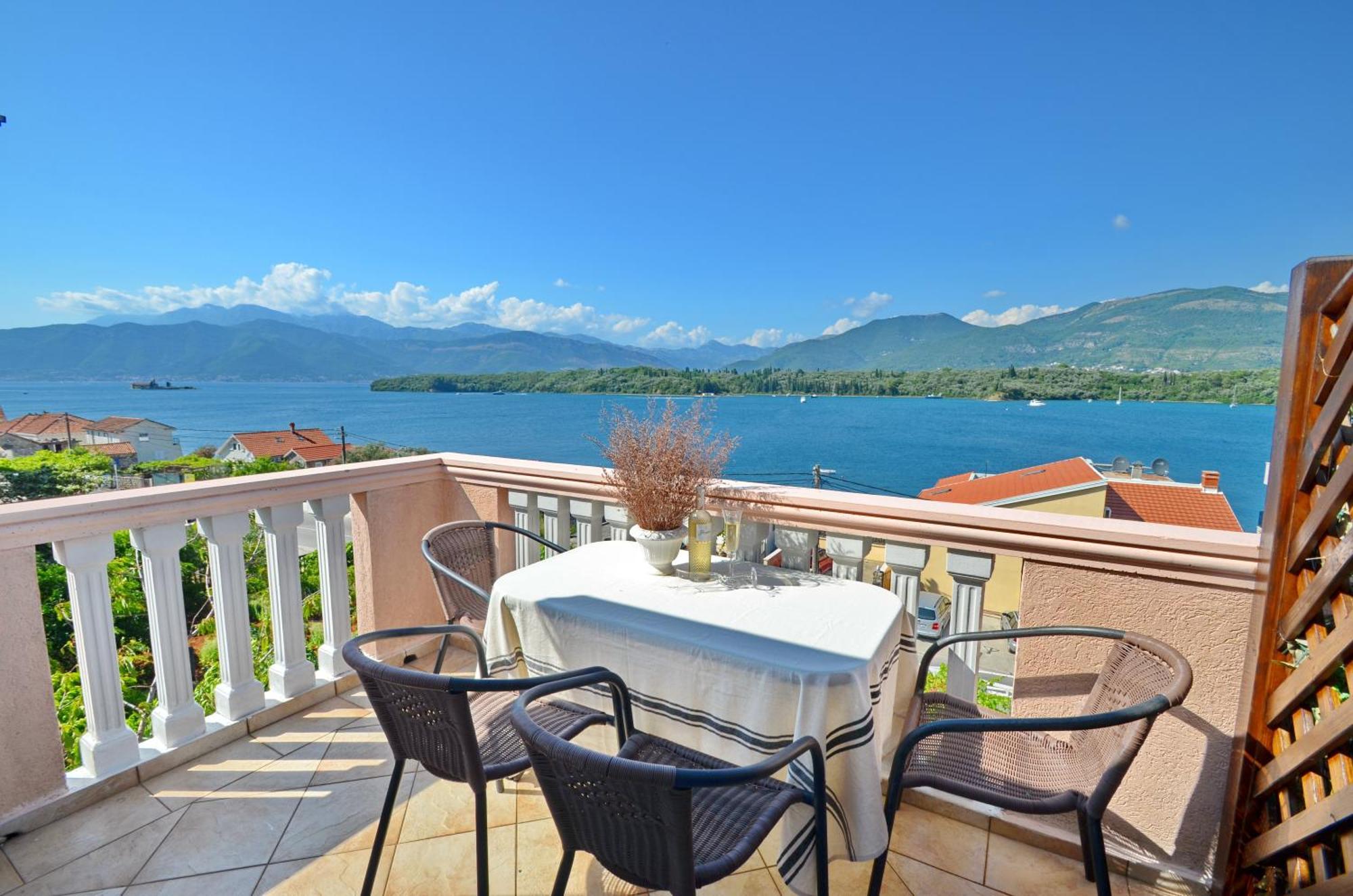Stradioti Apartments Tivat Exterior foto